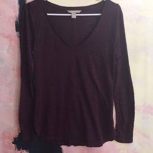 BANANA REPUBLIC V-NECK TEE SMALL BURGUNDY